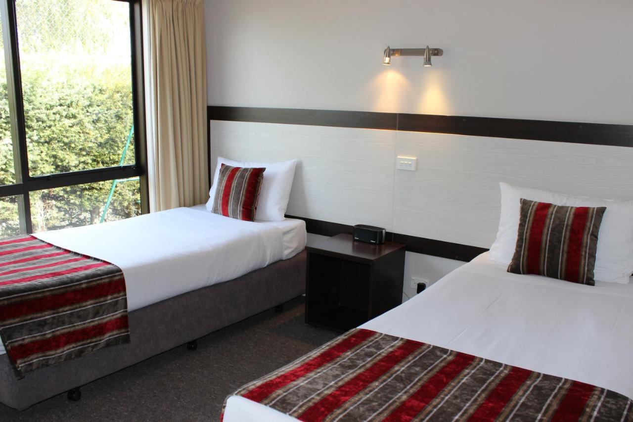 Quality Acapulco Inn 4*