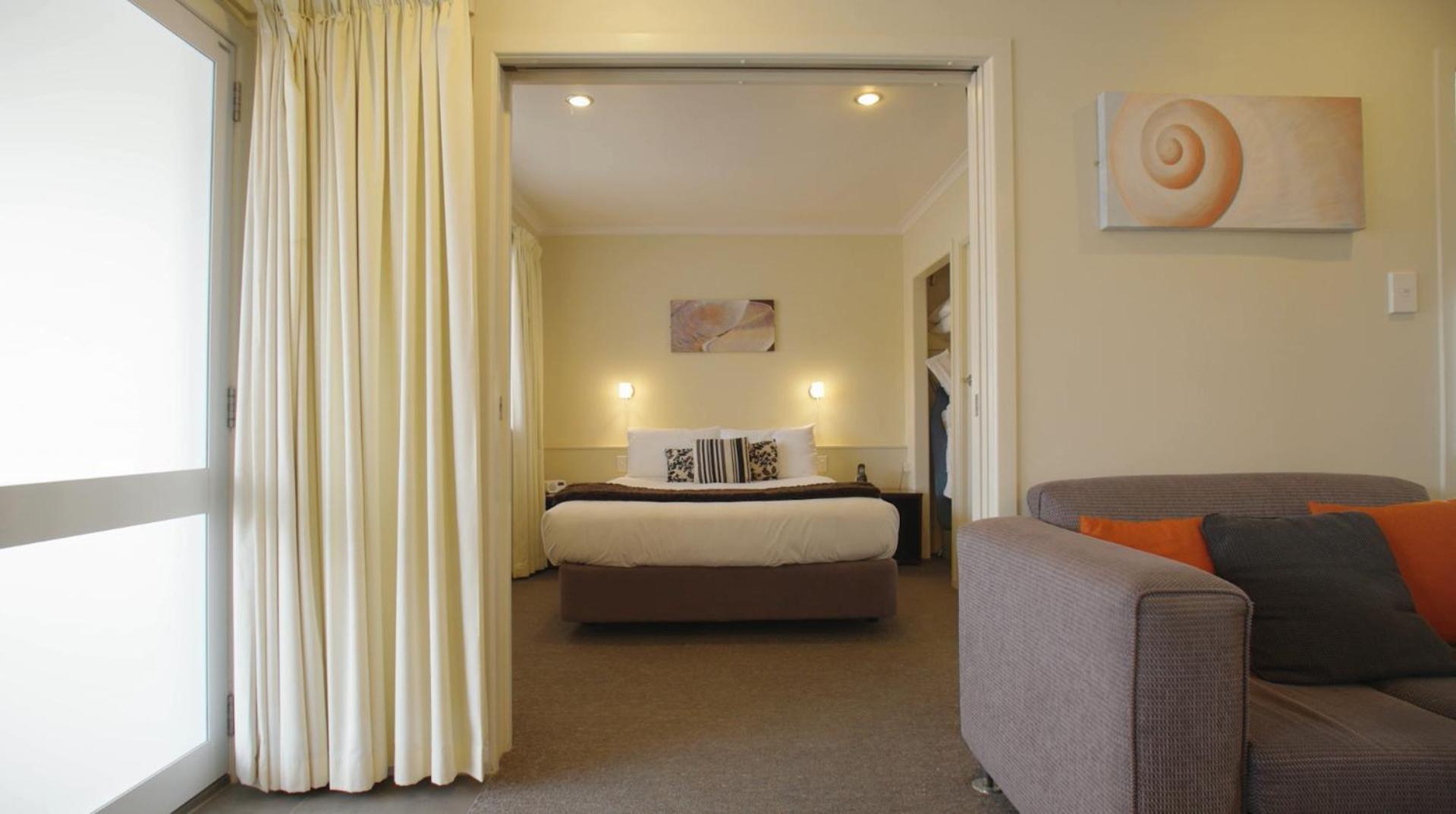 Quality Acapulco Inn 4*