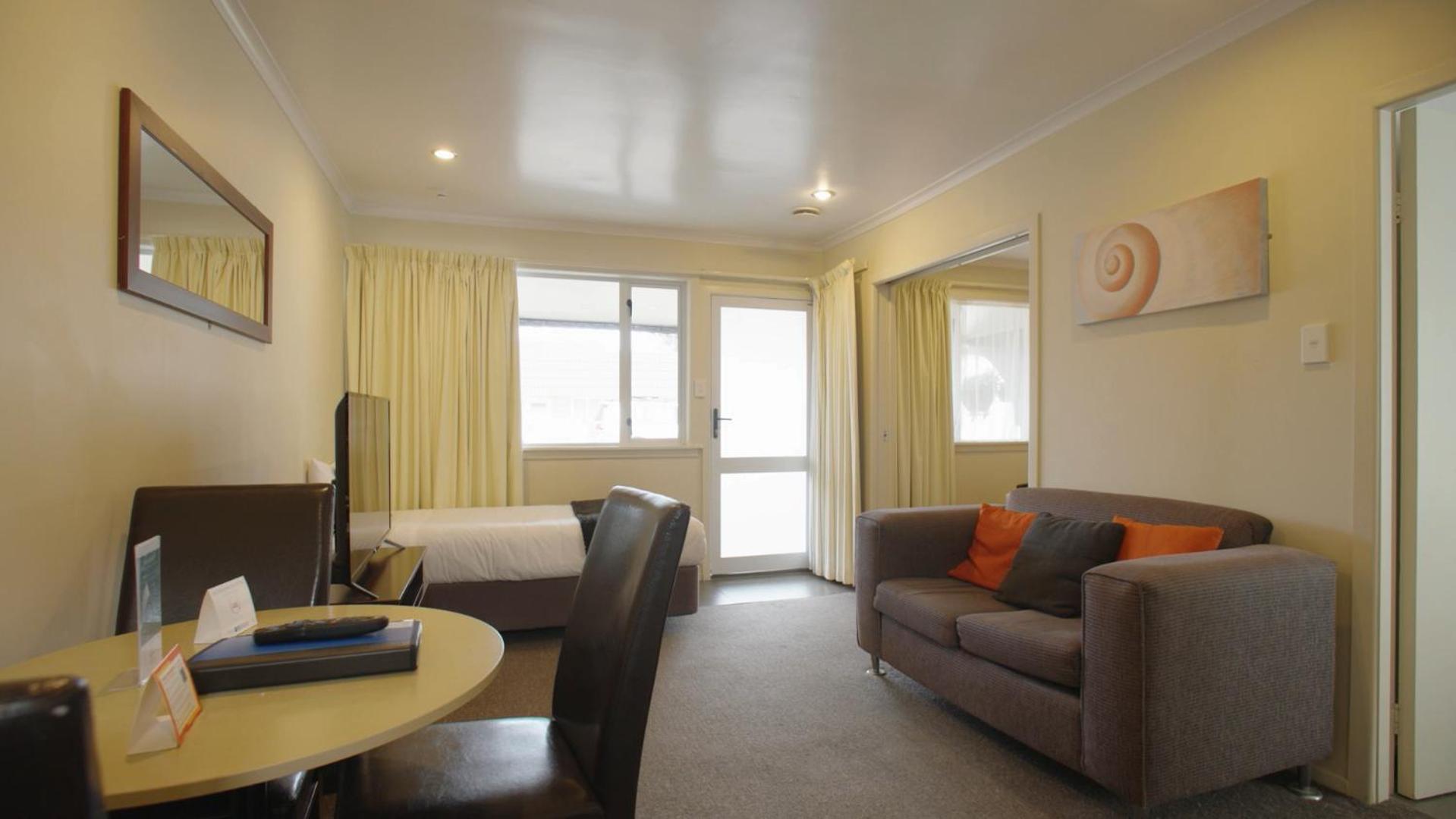 Quality Acapulco Inn 4*
